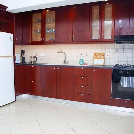 3 Bedrooms, Ground Floor, Quiet Heart Of Downtown פאפוס