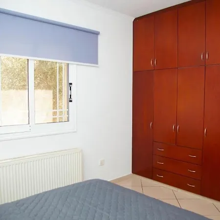דירה 3 Bedrooms, Ground Floor, Quiet Heart Of Downtown *