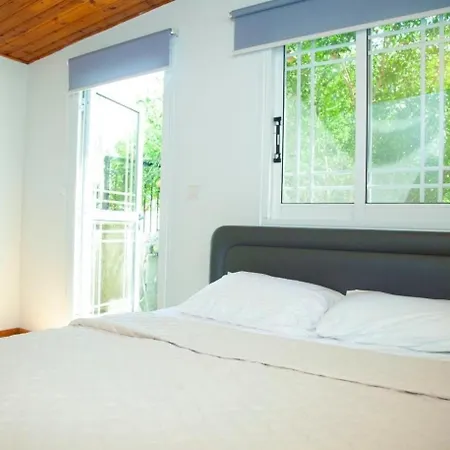 דירה 3 Bedrooms, Ground Floor, Quiet Heart Of Downtown פאפוס