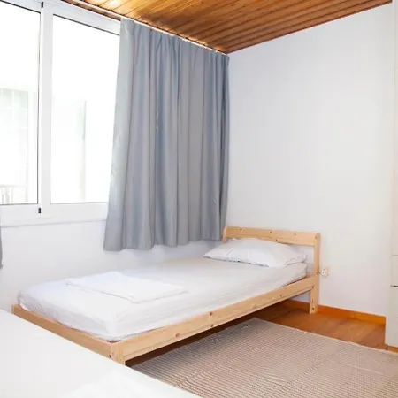 3 Bedrooms, Ground Floor, Quiet Heart Of Downtown